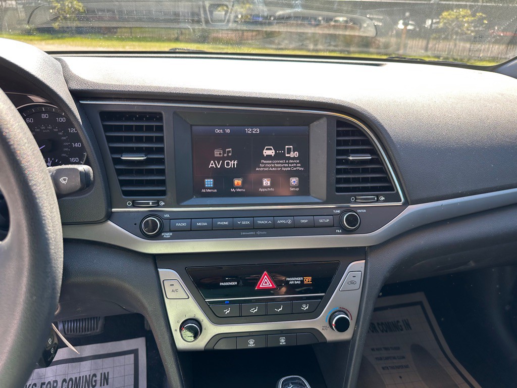 2018 Hyundai Elantra Image 13