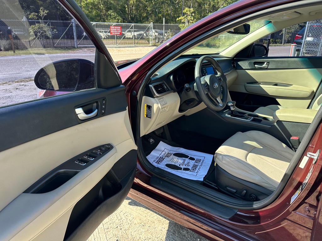 2017 Kia Optima Image 9