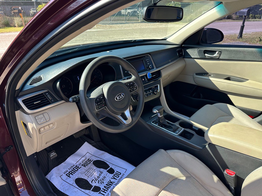 2017 Kia Optima Image 10