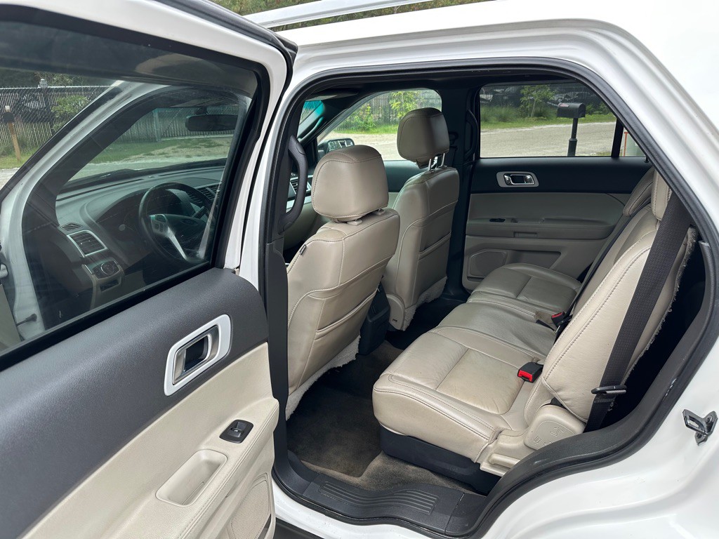 2014 Ford Explorer Image 13