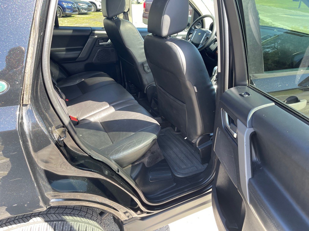 2010 Land Rover LR2 Image 13