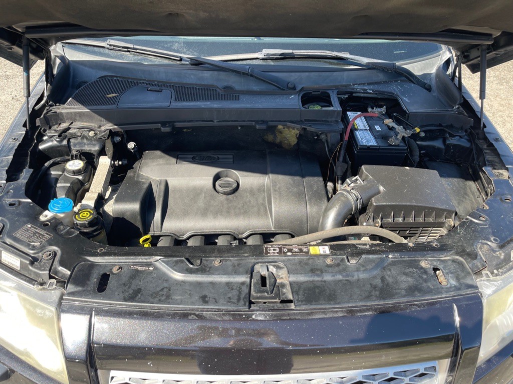 2010 Land Rover LR2 Image 16