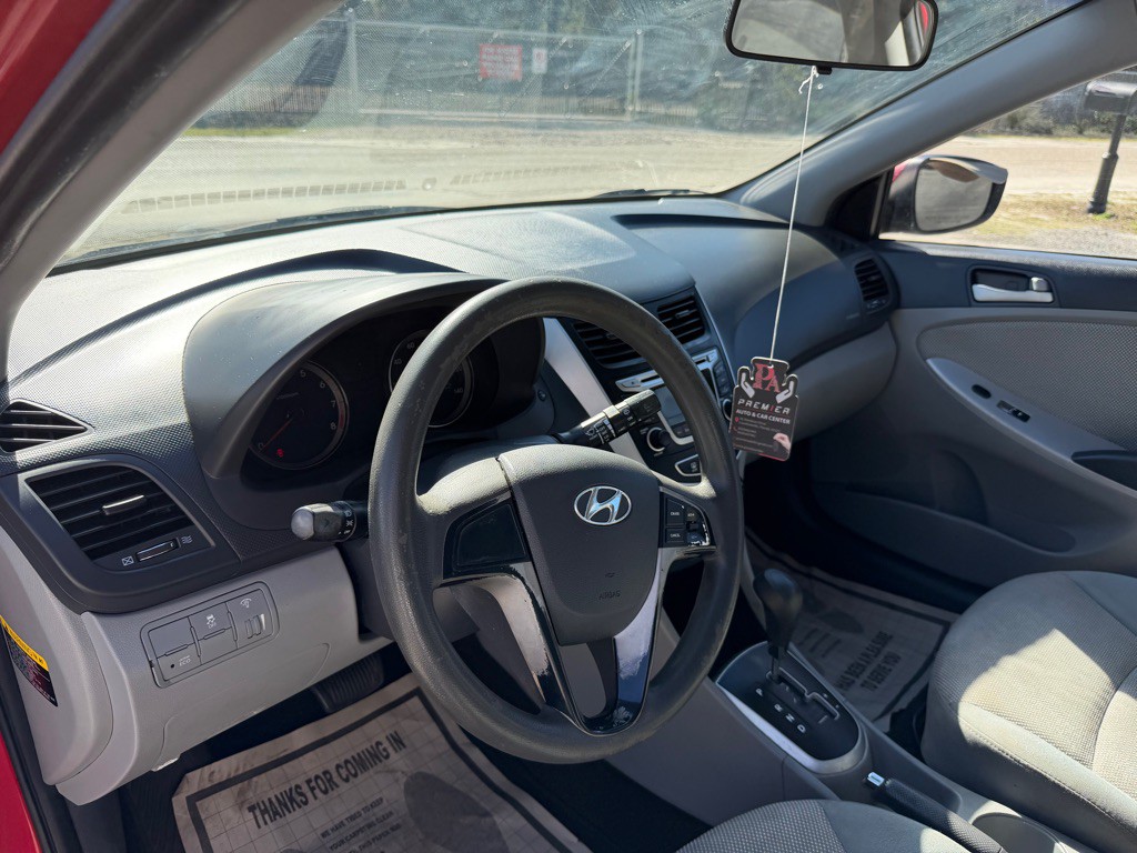2014 Hyundai Accent Image 10