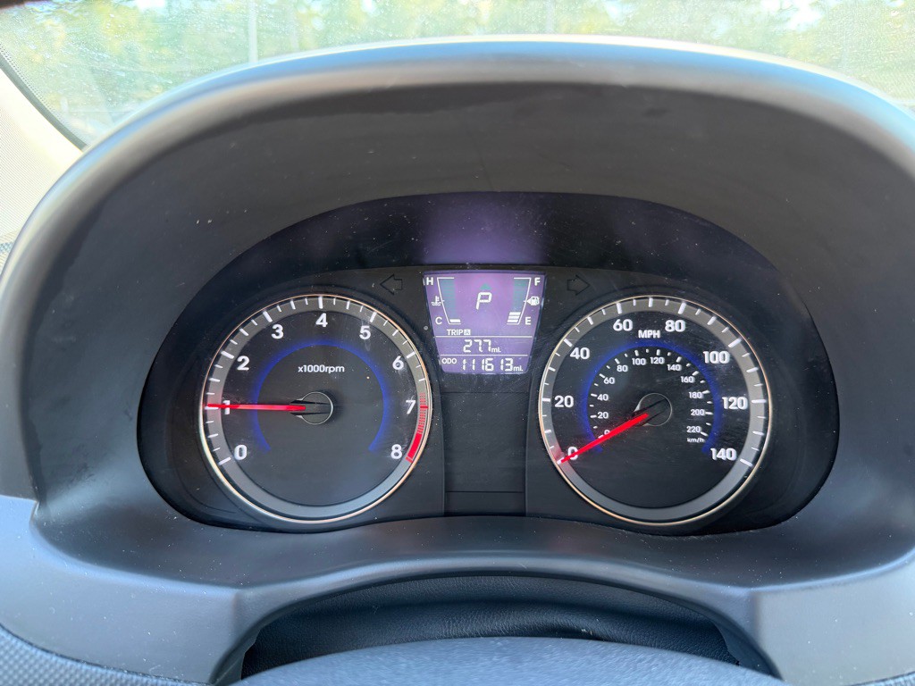 2014 Hyundai Accent Image 13