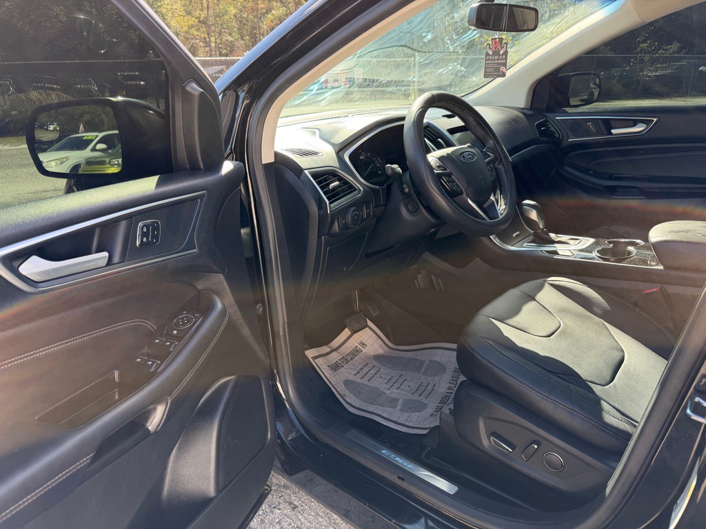 2018 Ford Edge Image 9