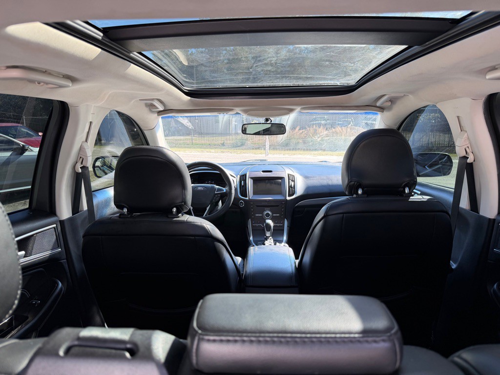 2018 Ford Edge Image 16