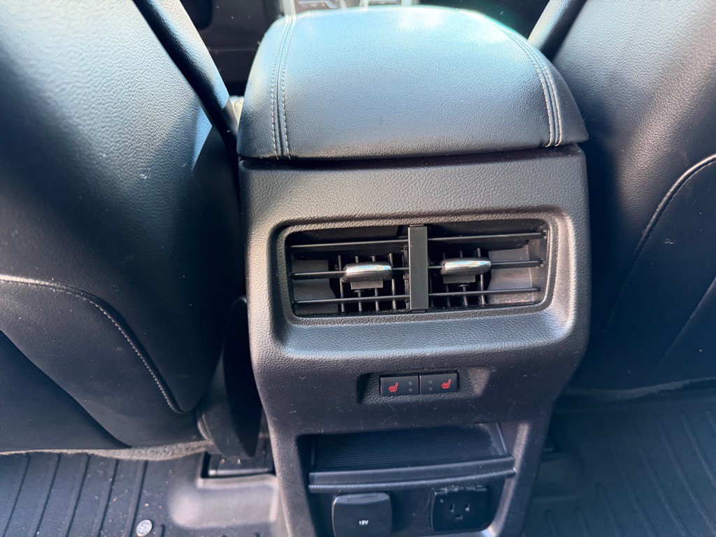 2018 Ford Edge Image 17