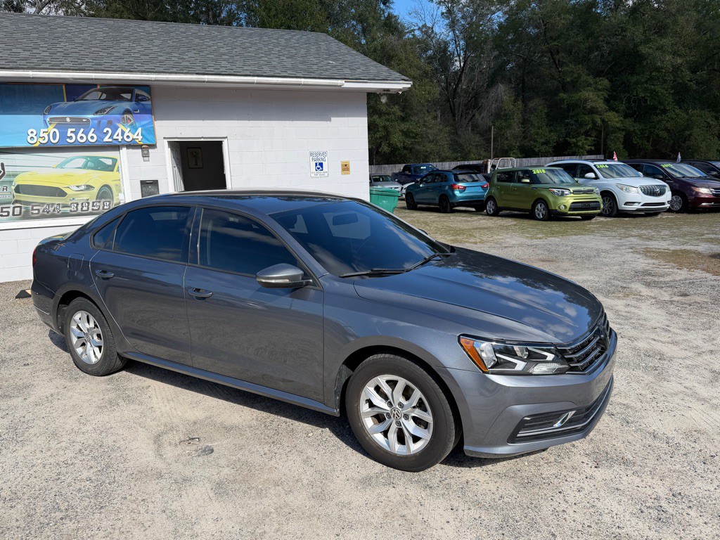 2018 Volkswagen Passat Image 1