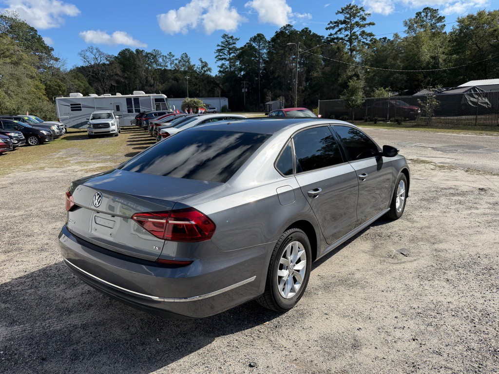 2018 Volkswagen Passat Image 6