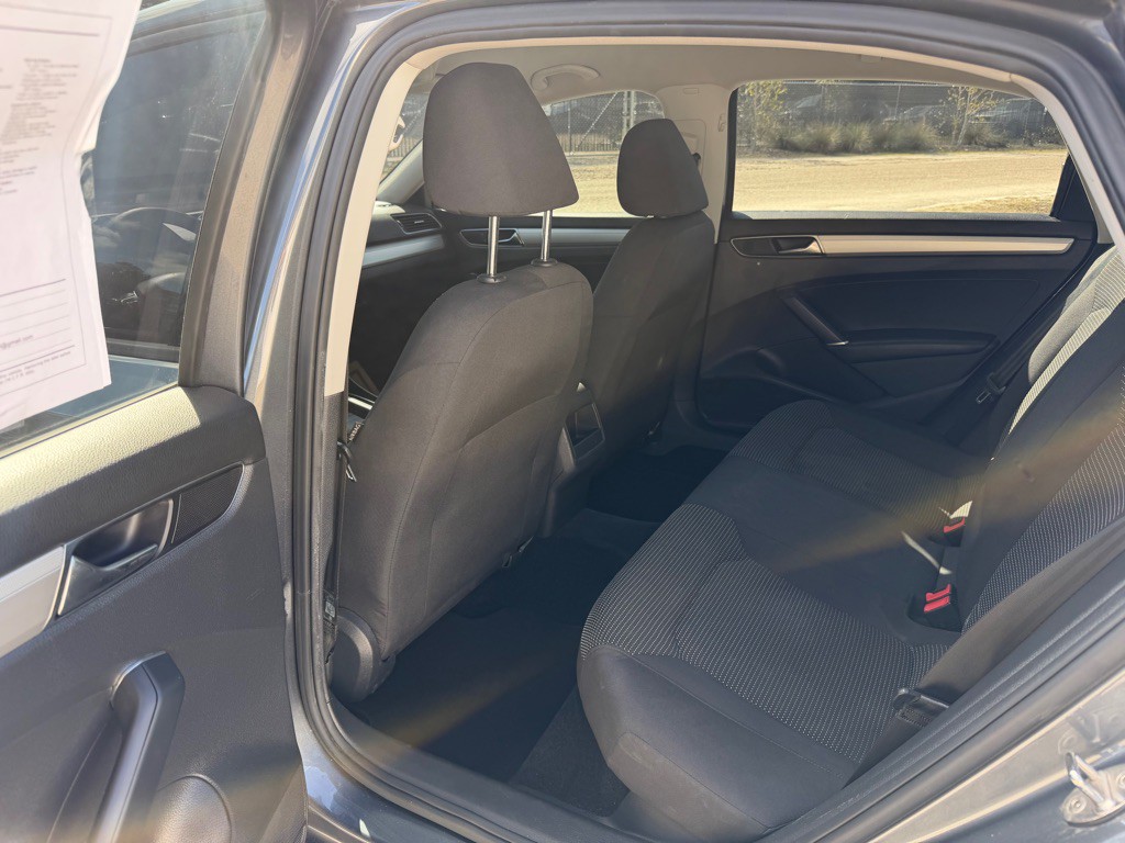 2018 Volkswagen Passat Image 13