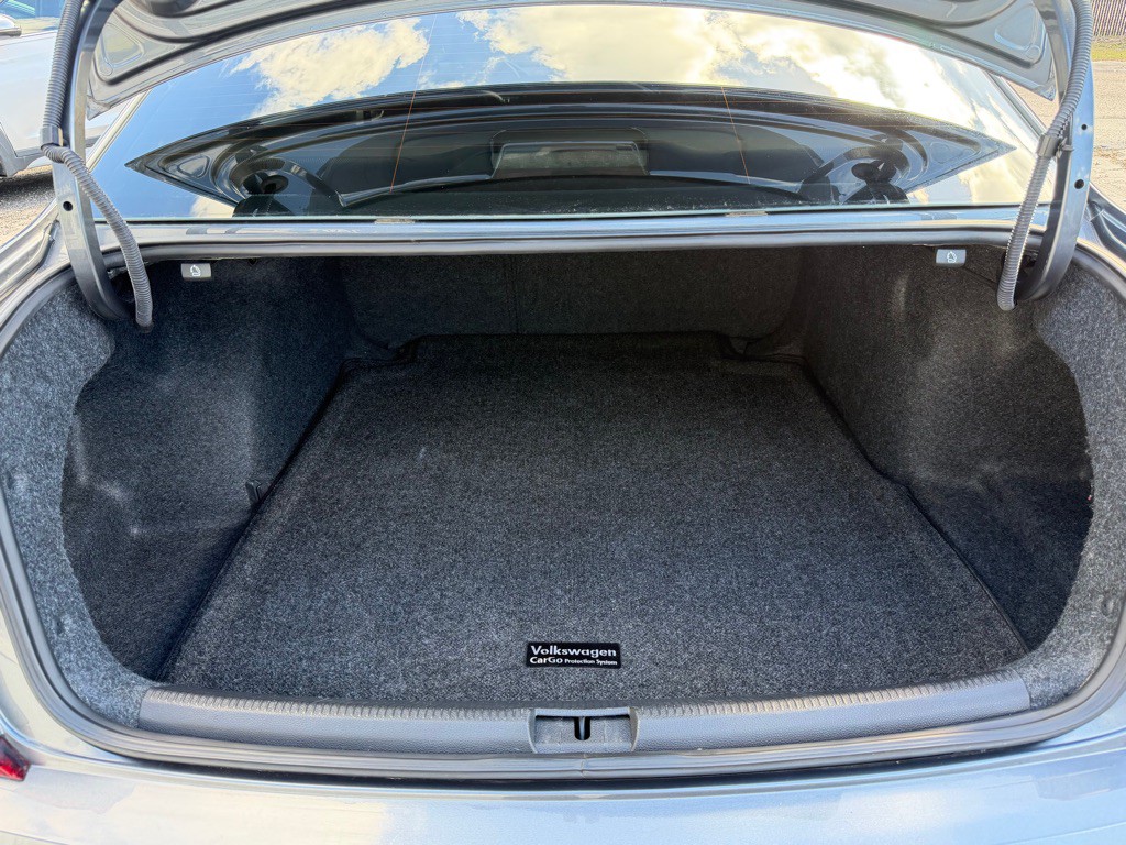 2018 Volkswagen Passat Image 15