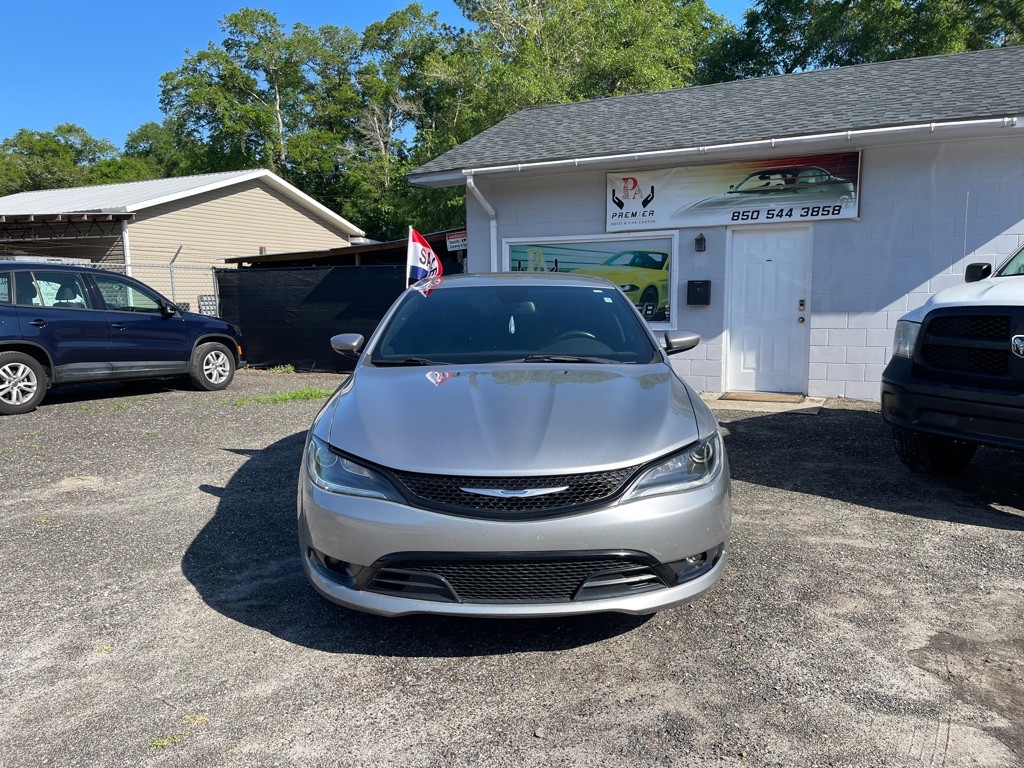 2016 Chrysler 200 Image 18