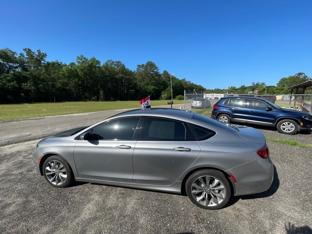 2016 Chrysler 200 Image 20