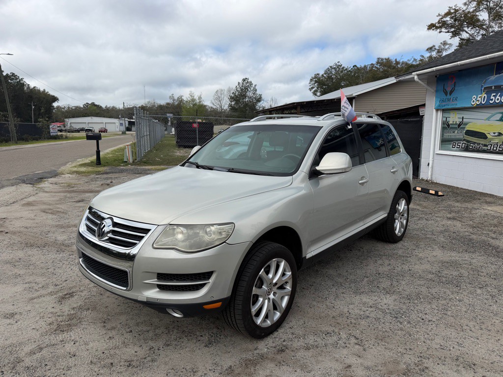 2009 Volkswagen Touareg Image 2