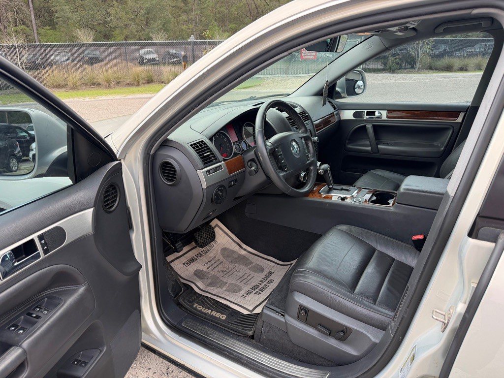 2009 Volkswagen Touareg Image 9