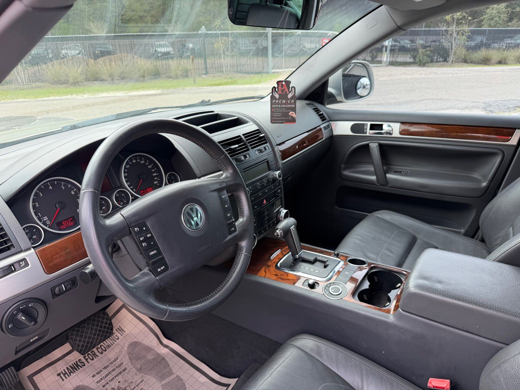 2009 Volkswagen Touareg Image 10
