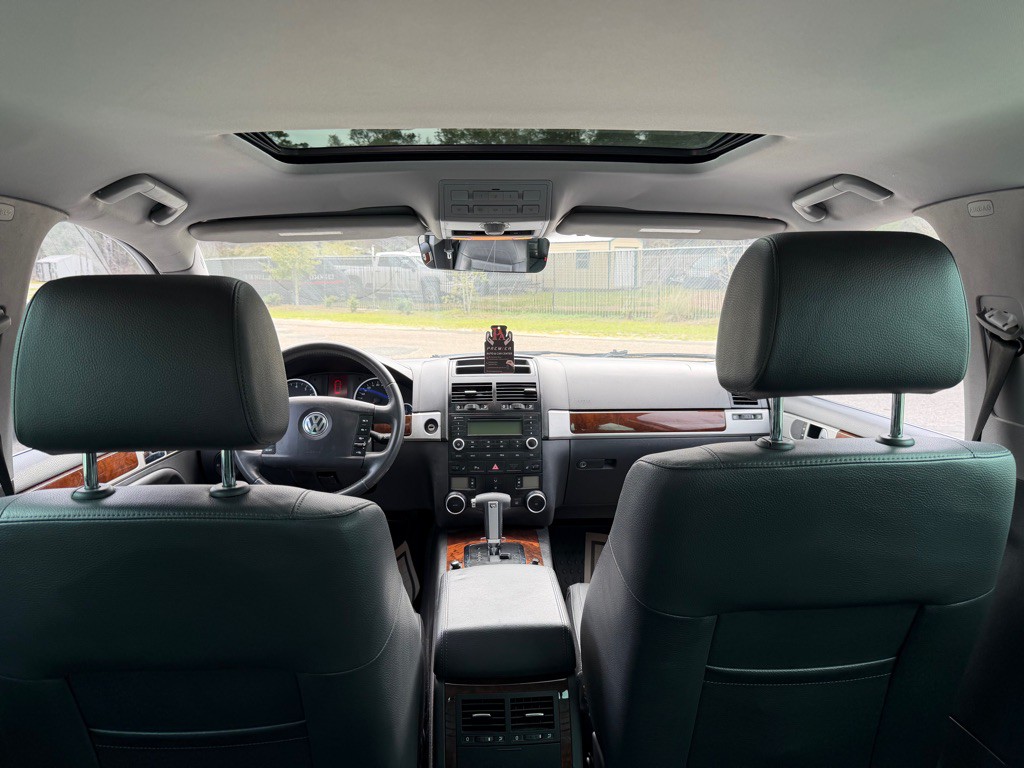 2009 Volkswagen Touareg Image 13