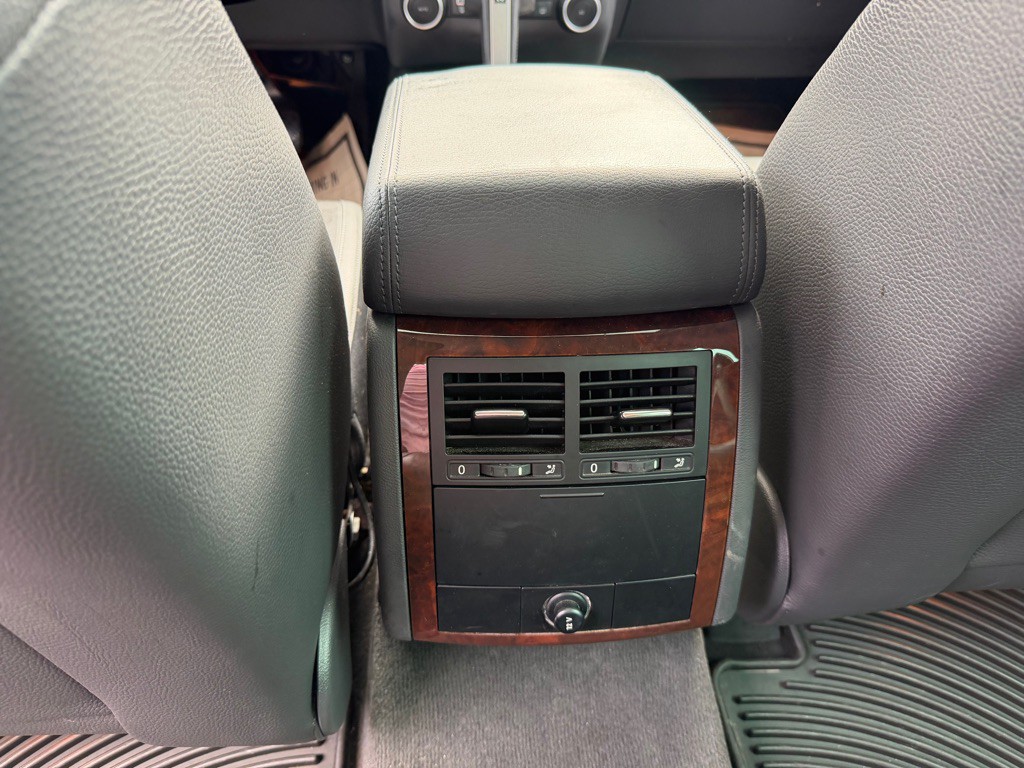 2009 Volkswagen Touareg Image 15