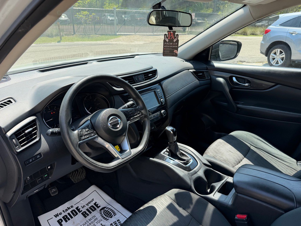 2018 Nissan Rogue Image 10