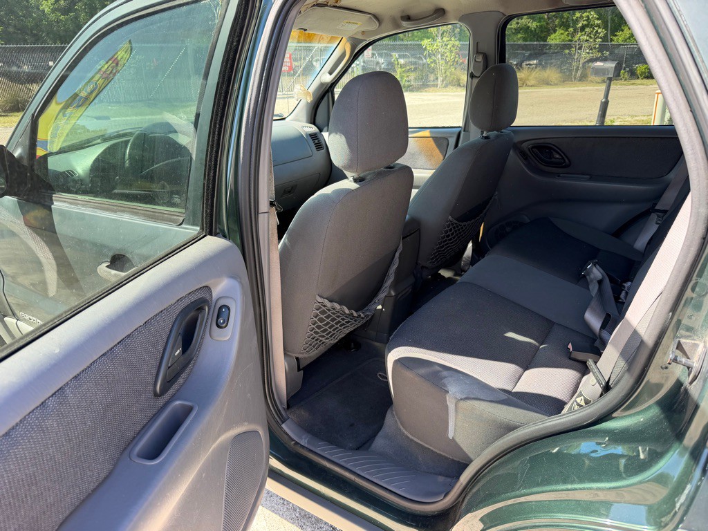 2002 Ford Escape Image 10