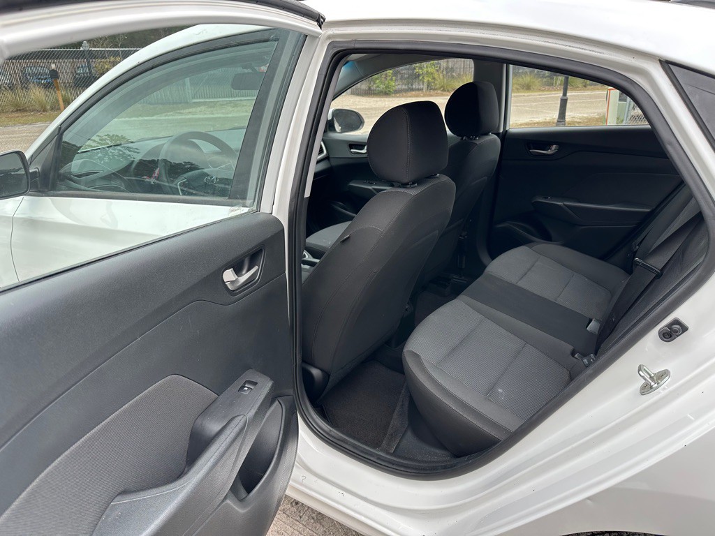 2018 Hyundai Accent Image 11