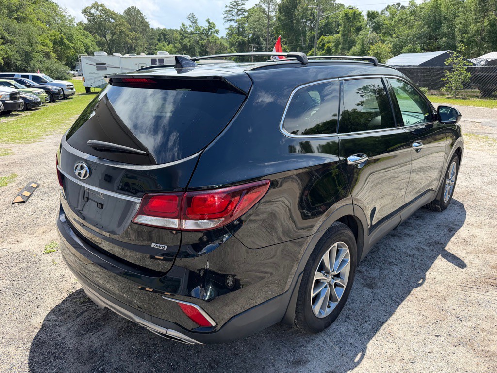2017 Hyundai Santa Fe Image 5