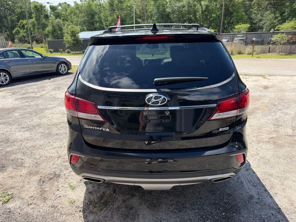 2017 Hyundai Santa Fe Image 8