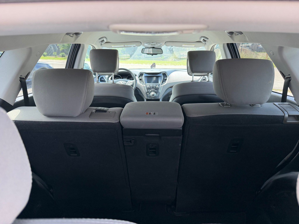 2017 Hyundai Santa Fe Image 13