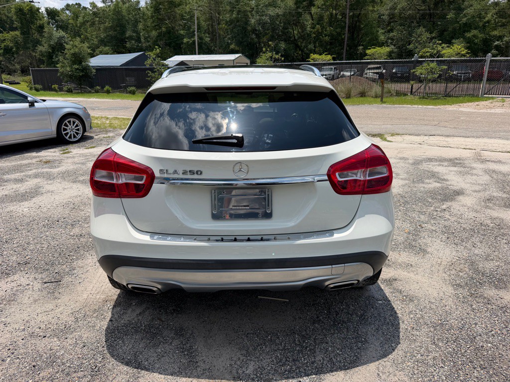 2017 Mercedes-Benz GLA-Class Image 8