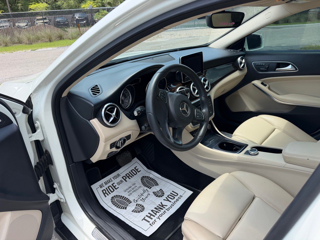 2017 Mercedes-Benz GLA-Class Image 9