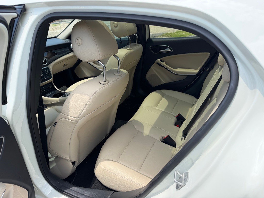 2017 Mercedes-Benz GLA-Class Image 12