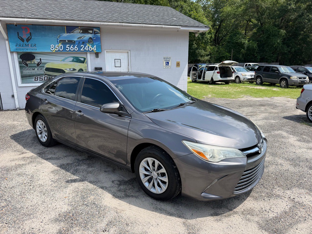 2015 Toyota Camry Image 1