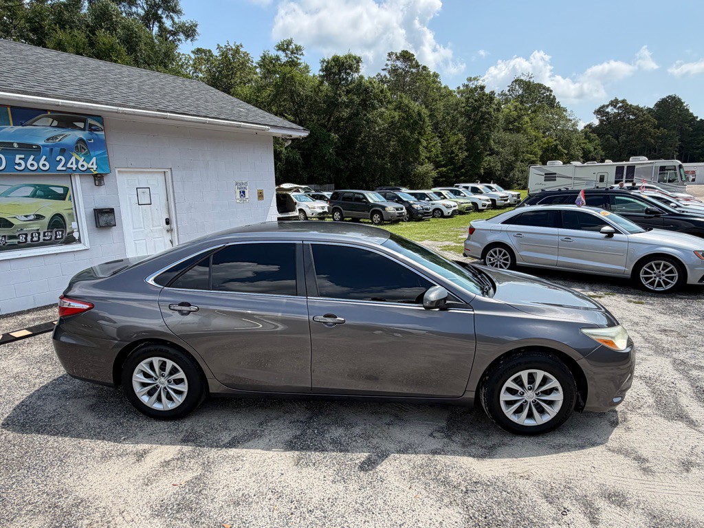 2015 Toyota Camry Image 5