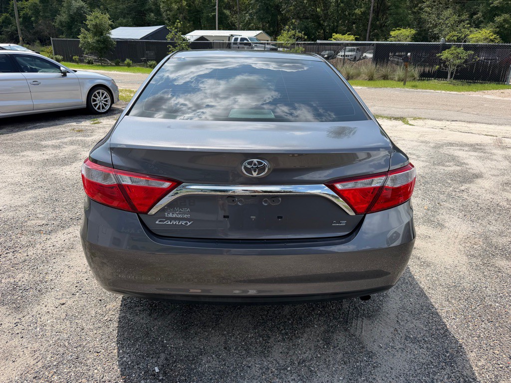 2015 Toyota Camry Image 8