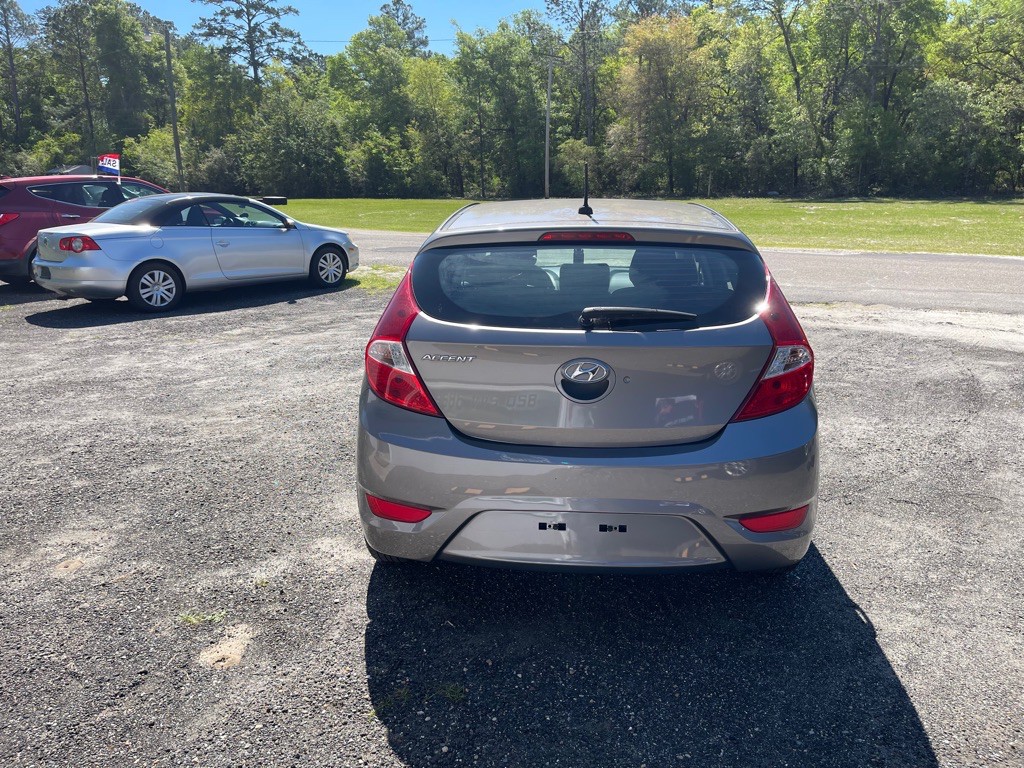 2017 Hyundai Accent Image 4