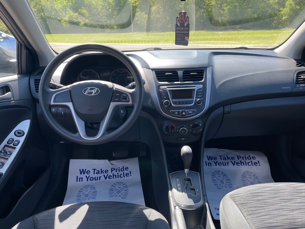 2017 Hyundai Accent Image 15