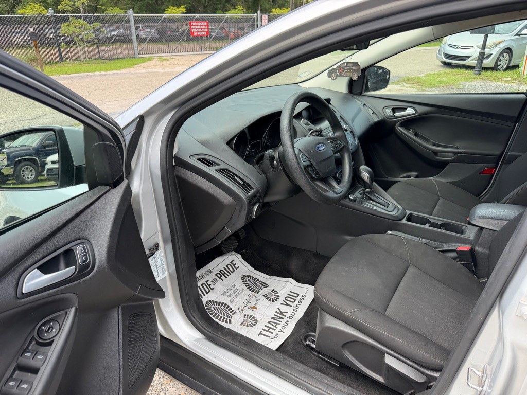 2018 Ford Focus Image 9