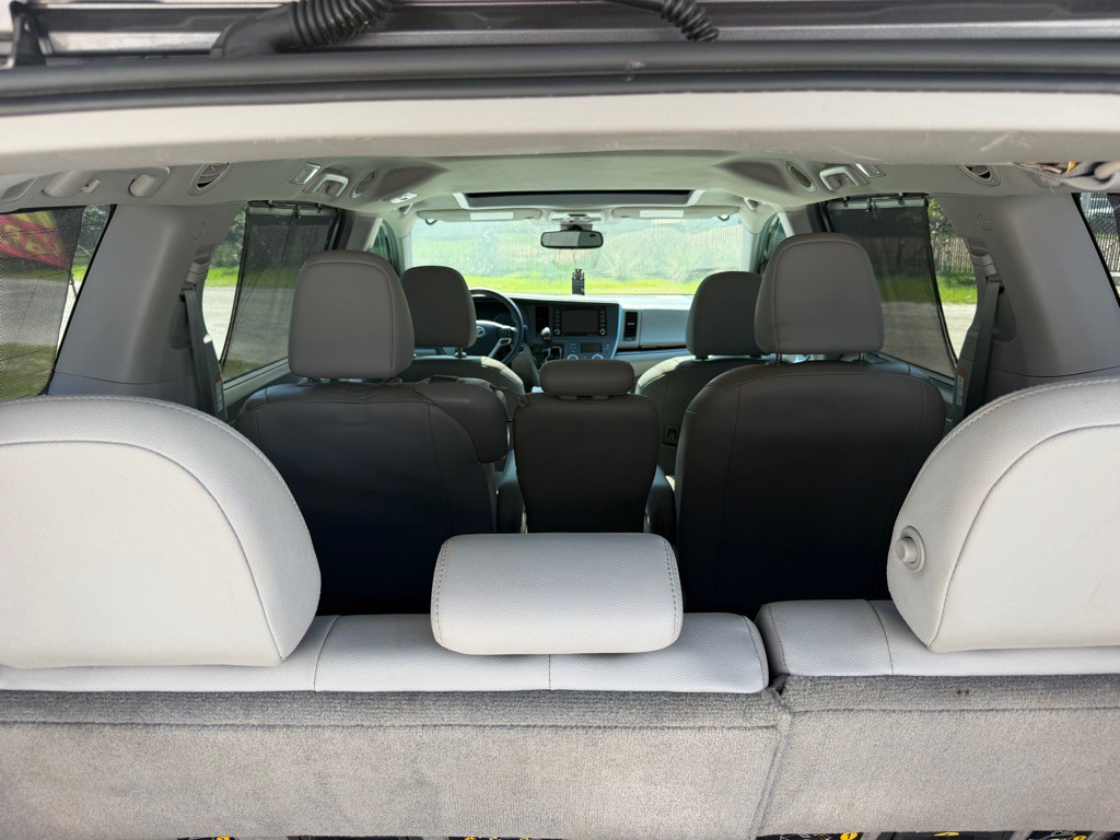 2018 Toyota Sienna Image 19