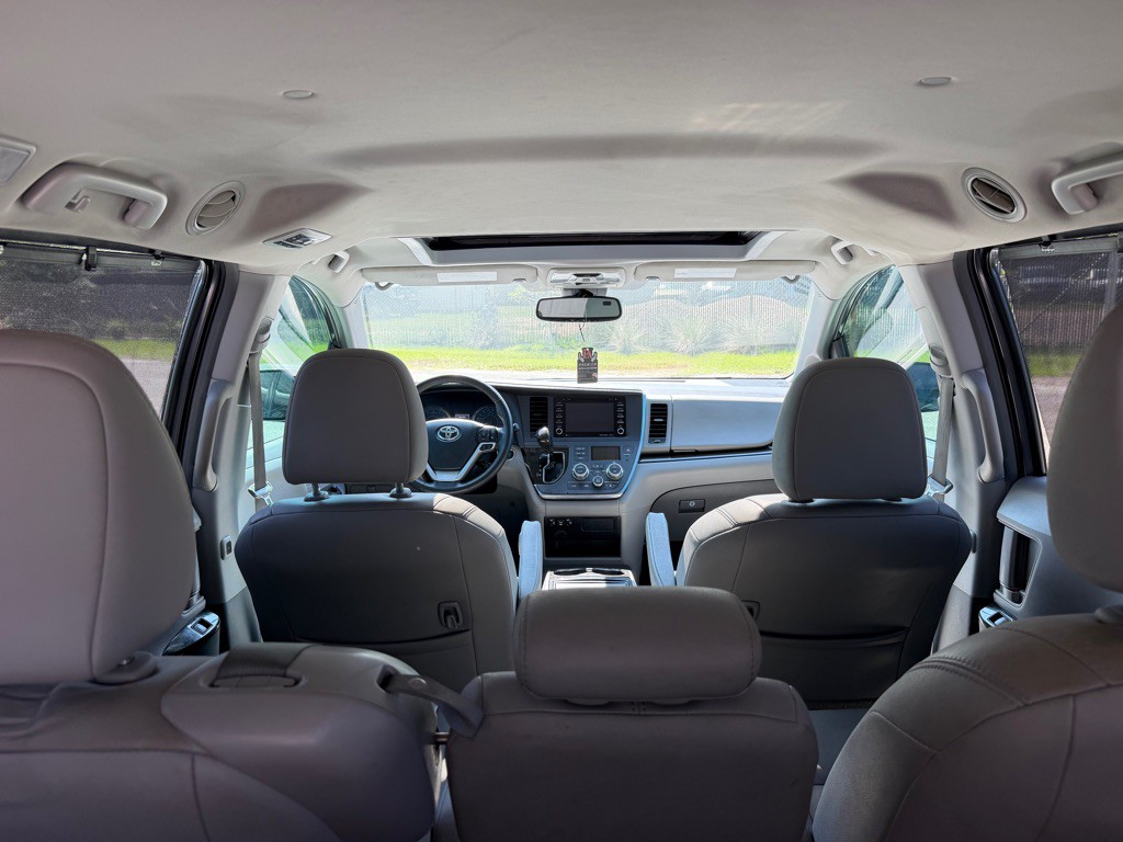 2018 Toyota Sienna Image 20