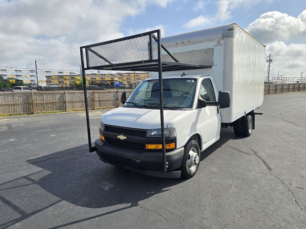 2019 Chevrolet Express Image 1