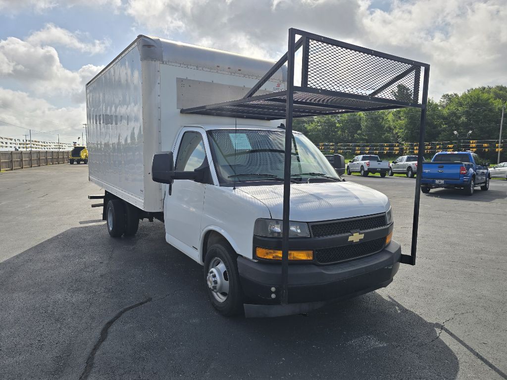 2019 Chevrolet Express Image 4