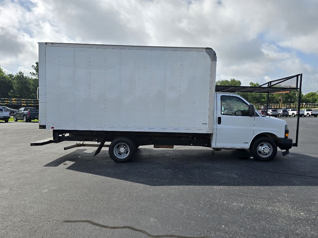 2019 Chevrolet Express Image 5