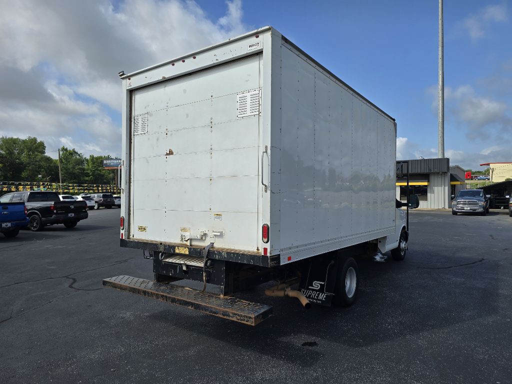 2019 Chevrolet Express Image 6