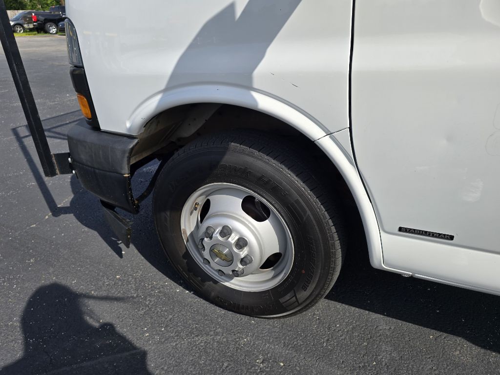 2019 Chevrolet Express Image 9