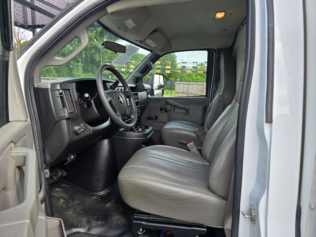 2019 Chevrolet Express Image 10