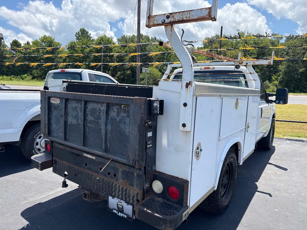 2011 Ford F-350 Image 2