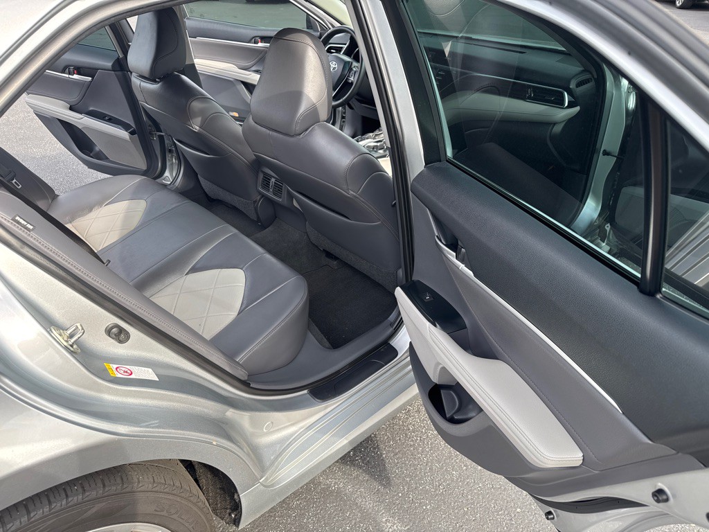 2018 Toyota Camry Image 12