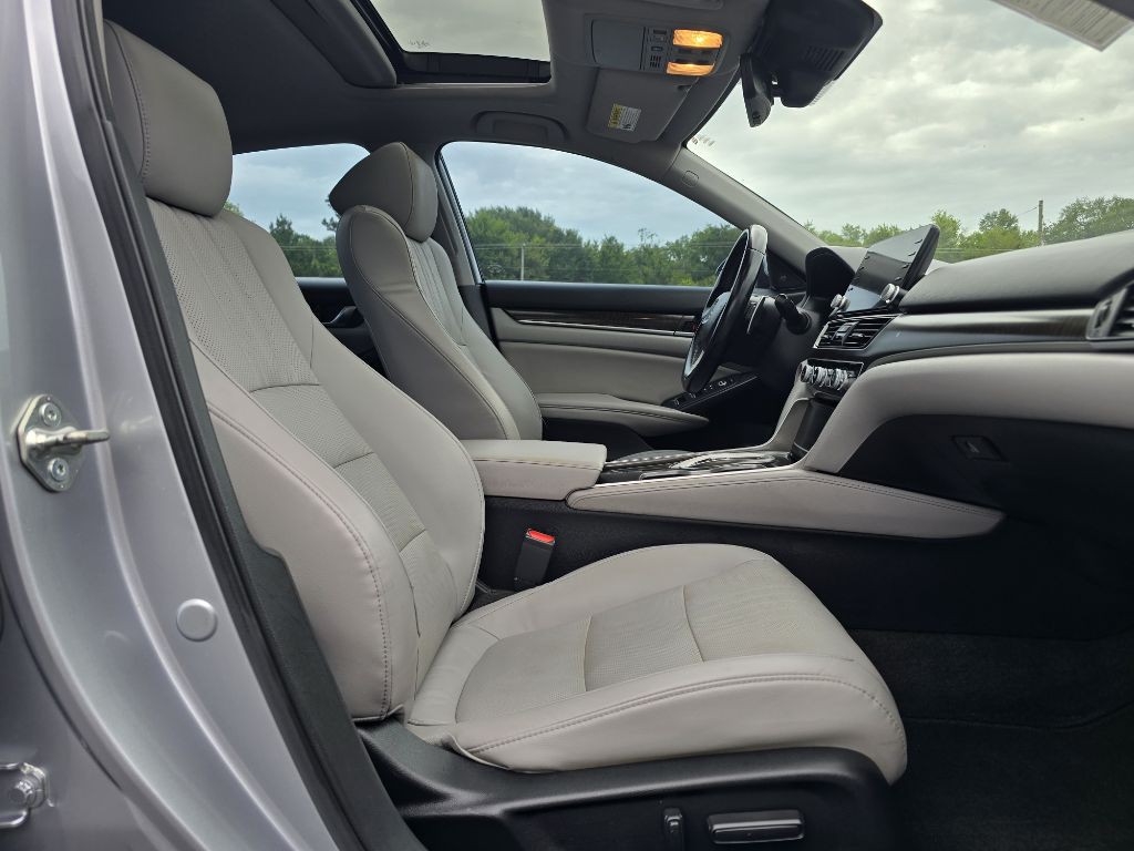 2018 Honda Accord Image 13