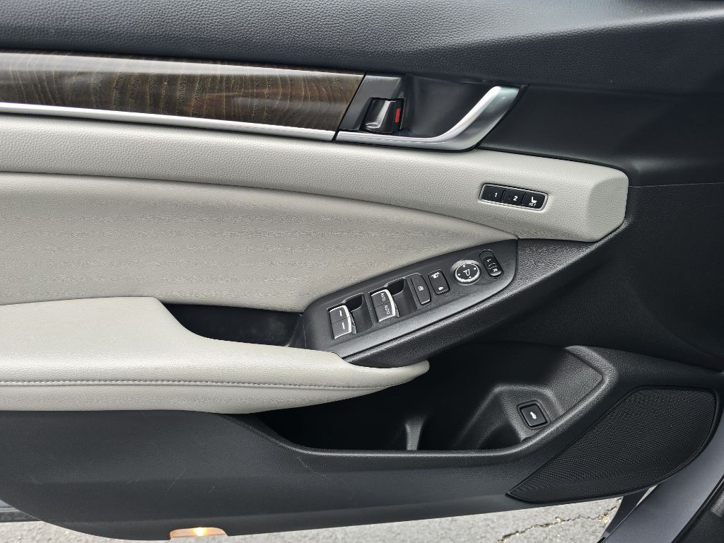 2018 Honda Accord Image 22