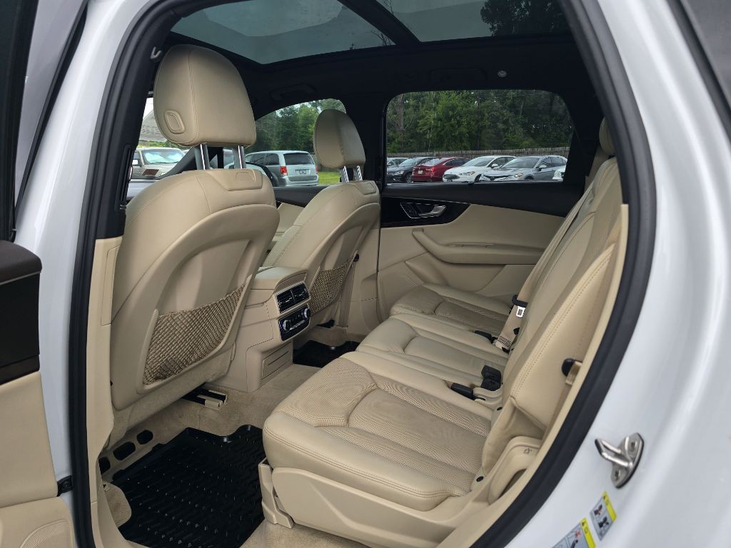 2017 Audi Q7 Image 12